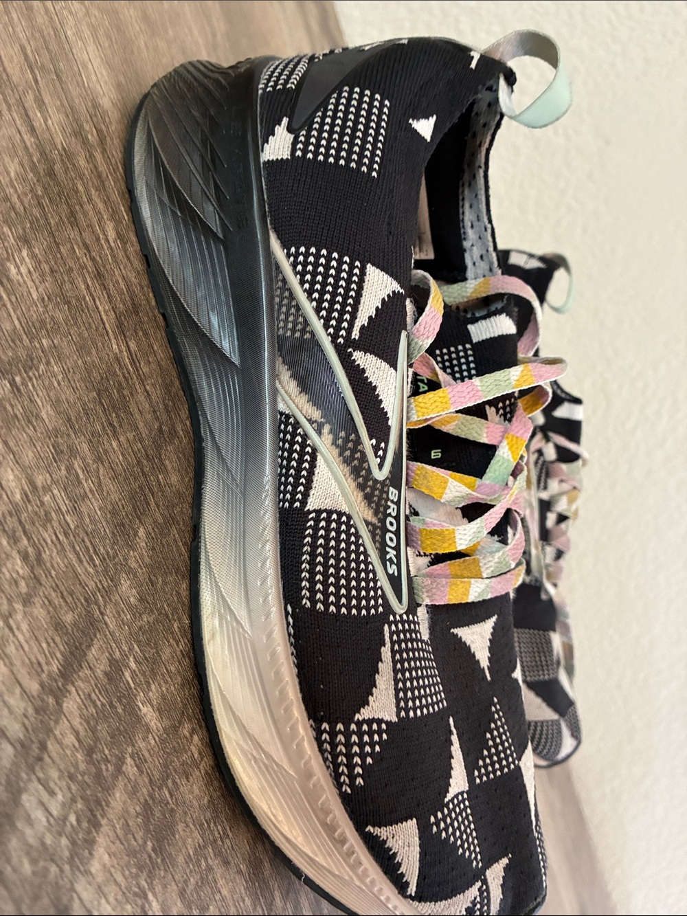 Brooks Black & White Geometric Running Shoes with Pastel Multicolor Laces - Picture 11 of 13